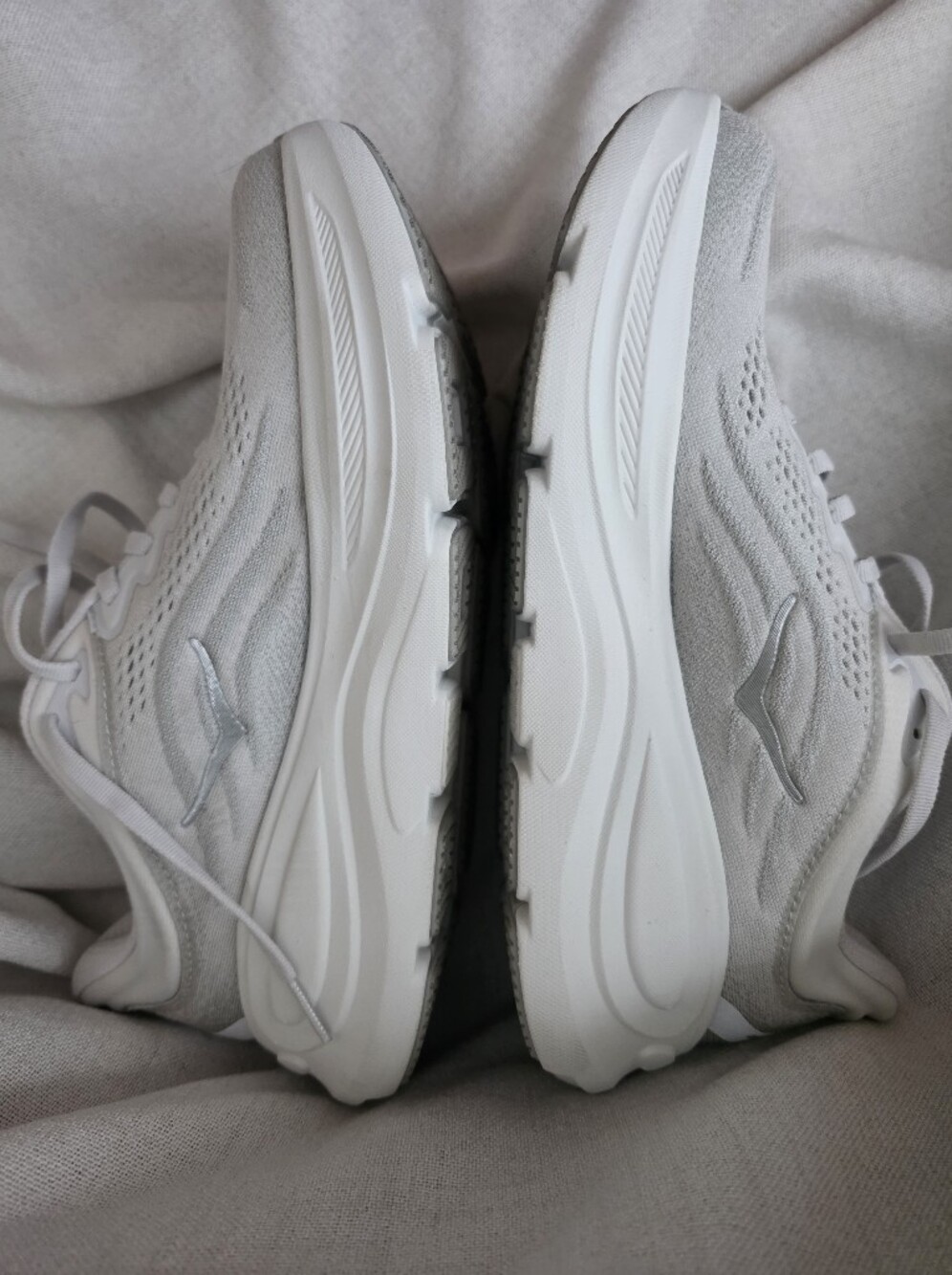 HOKA Women's Bondi 9  Stardust/Silver colorway, US size 8.5B - Picture 6 of 9
